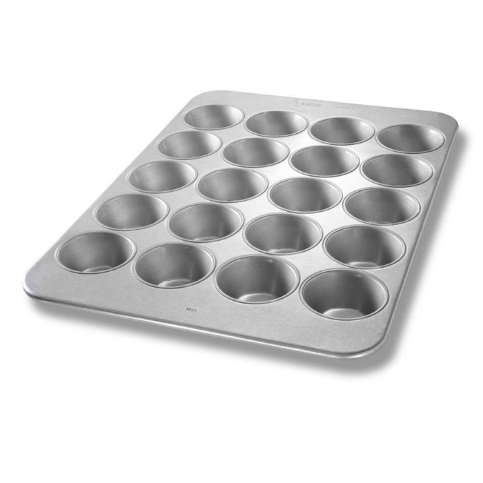Chicago Metallic 44705 Glazed Aluminized Steel 20 Cup Pecan Roll Pan