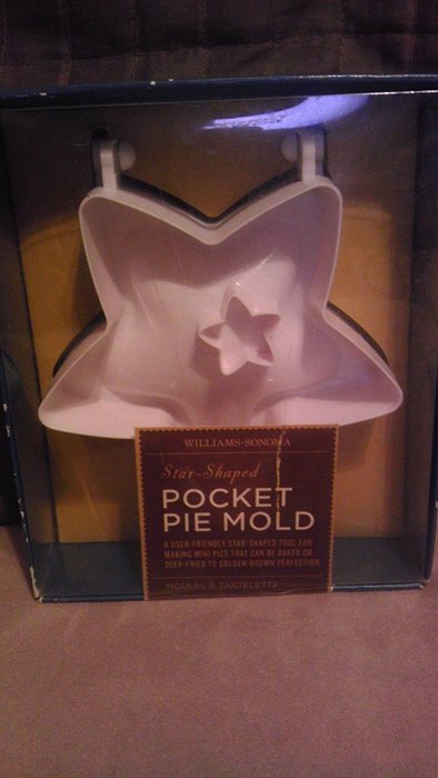 Williams Sonoma Star-Shaped Pocket Pie Mold