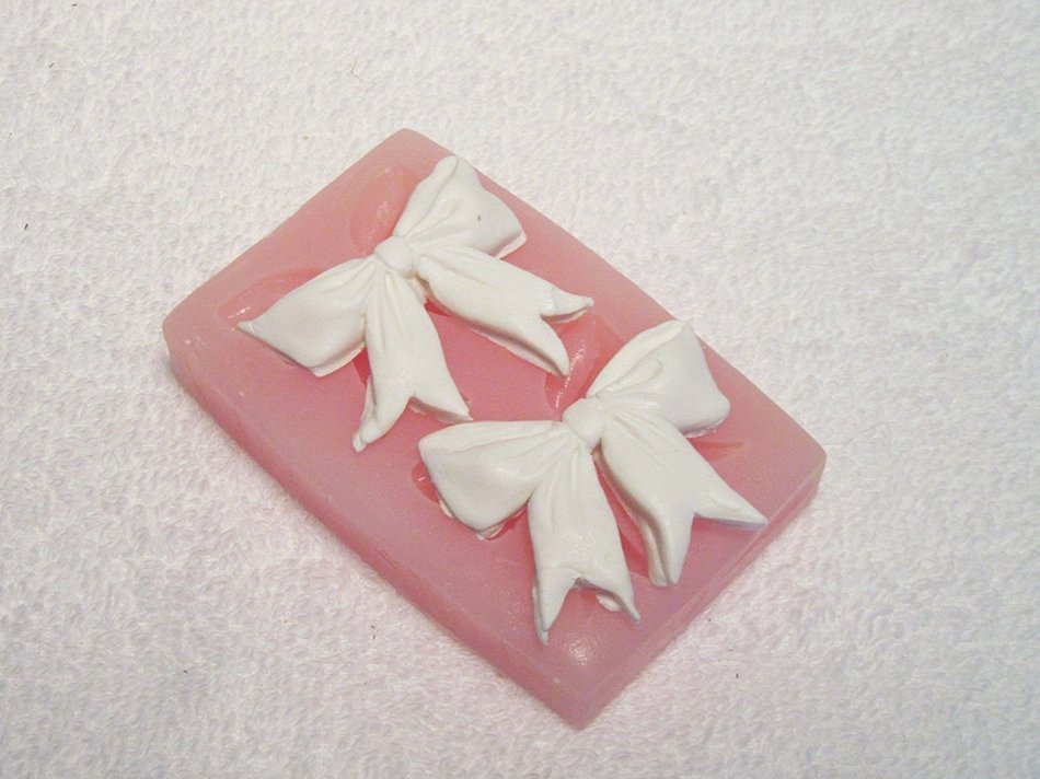 Silicone Mold Two Bows in a One Piece Soft Mold N3