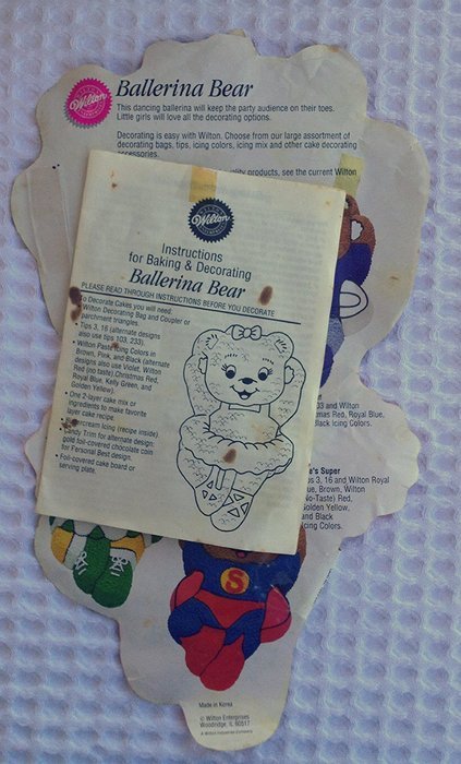 Wilton Ballerina Ballet Cheerleader Gymnastics Super Bear Cake Pan (2105-2021, 1992) N4