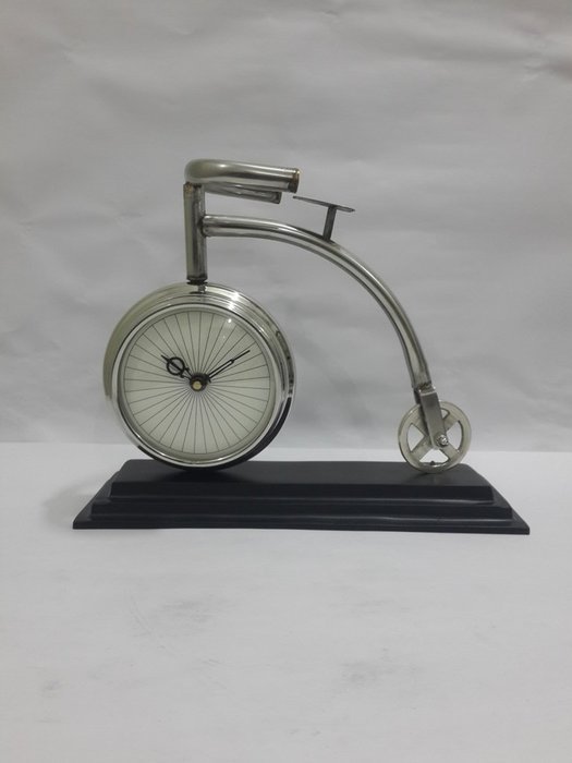 Nautical Style Table Top Desk Clock Collectible Watch With Chrome Finish