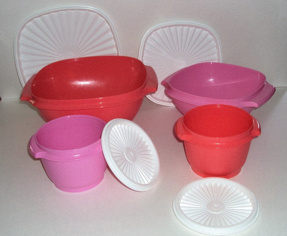 Tupperware Servalier Bowls Set of 4 Nesting Serving Bowls Spring Guava Pink