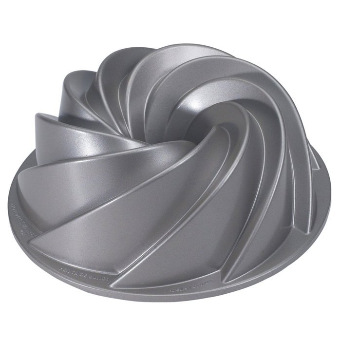 Nordic Ware Platinum Collection Anniversary 10- to 15-Cup Bundt Pan N6