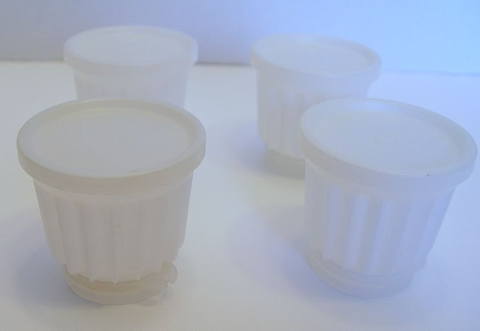 4 Tupperware Individual Jel-ette Mini Mold Parfait Pudding Jello Cups