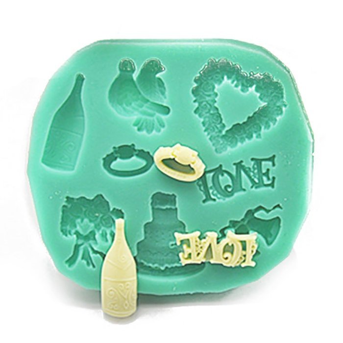 PIAGO 1 Pcs Silicone Love Heart Christmas Gift Wine Cake Fondant Mold Candy Cake Decorating Mould
