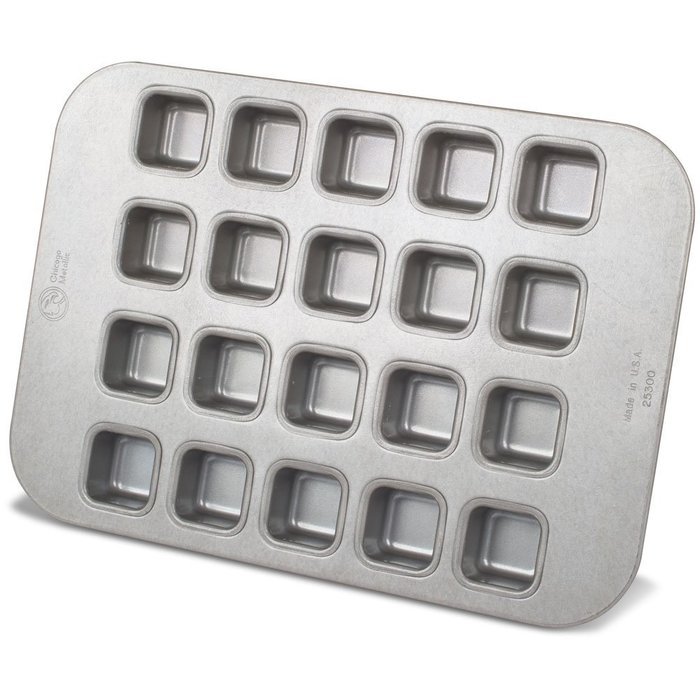 Chicago Metallic Square Muffin Pan, 20 Forms