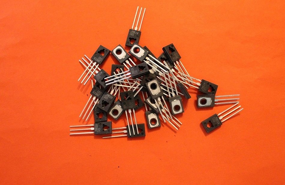 Transistors silicon KT816G analogue 2N3741, 2N5195, BD180, BD238, BD240 USSR 25 pcs