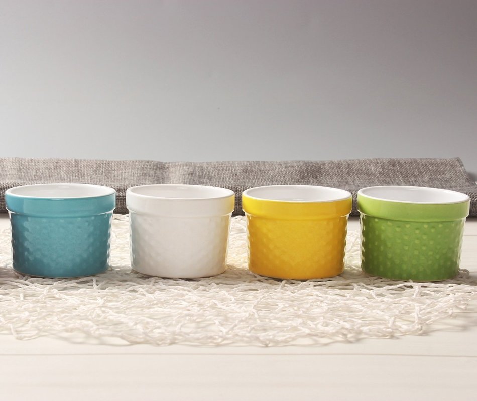 SOLECASA "4.5-OZ/Set of 4" Porcelain/Ceramic Round Colored Ramekin Set,Custard Cup,Cup for Cupcake N5