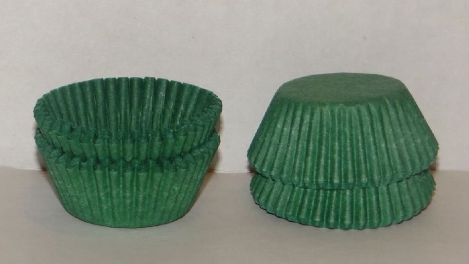 5 Green Paper Candy Cups 200 Pack Candy Making Supplies CP-8-200