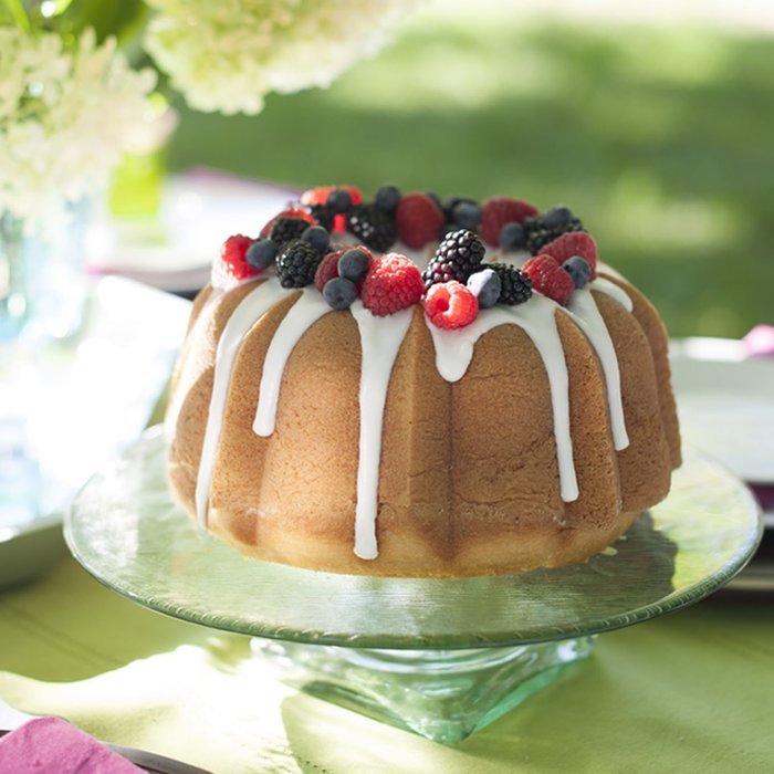 Nordic Ware Platinum Collection Anniversary 10- to 15-Cup Bundt Pan N9