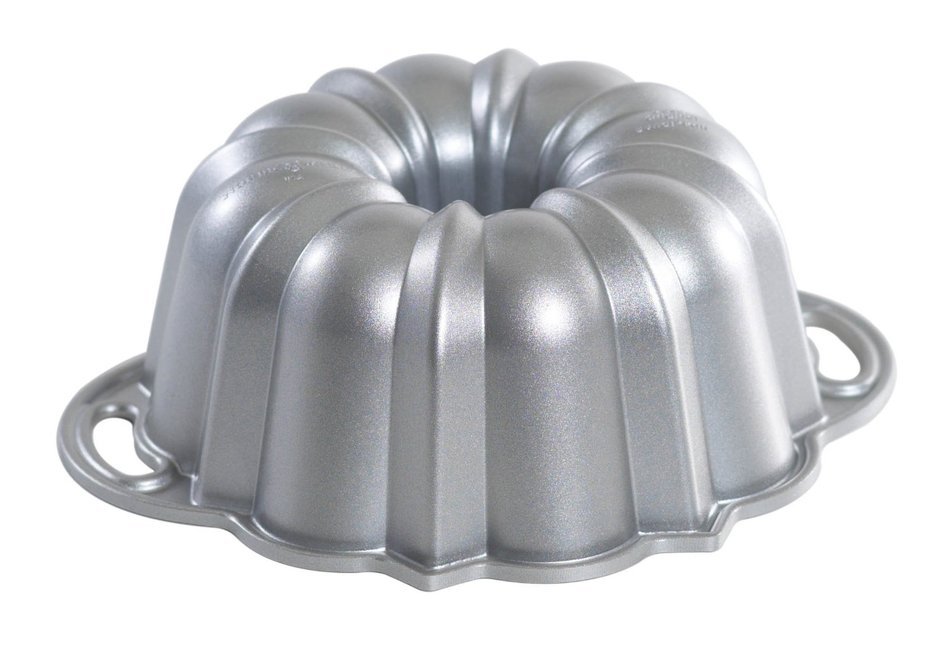 Nordic Ware Platinum Collection Anniversary 10- to 15-Cup Bundt Pan N13