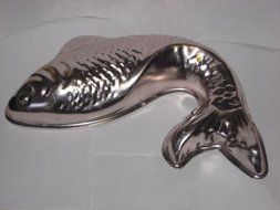 Vintage Metal 4 Cup FISH Jell-O Pate Mold N3