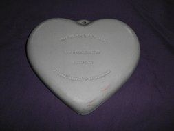 2004 Pampered Chef " Bountiful Heart " Stoneware Cookie Mold