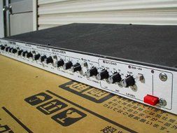 Klark-Teknik DN 405 Single Channel, 5 Band Parametric Equalizer offering 15dB of Boost, 25dB of cut at any frequency...