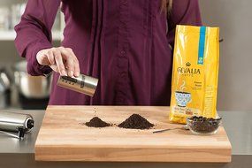 Arrosta Manual Coffee Grinder - Portable Stainless Steel Grinder with Ceramic Burr Grinder N7