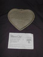 2004 Pampered Chef " Bountiful Heart " Stoneware Cookie Mold N2