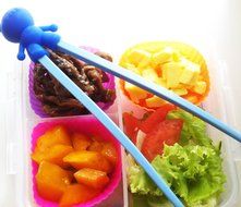 Silicone Baking Cups 12 Cupcake Muffin Liners Kids Bento Lunchbox Divider Accessories (Triangle) N6