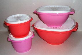 Tupperware Servalier Bowls Set of 4 Nesting Serving Bowls Spring Guava Pink N4