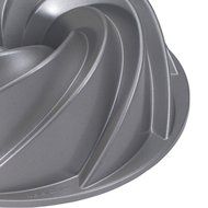 Nordic Ware Platinum Collection Anniversary 10- to 15-Cup Bundt Pan N18