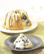 Nordic Ware Platinum Collection Anniversary 10- to 15-Cup Bundt Pan N19