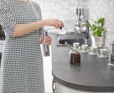 Katevic Manual Coffee Grinder with Adjustable Ceramic Burr, Ebook, Brush, Spoon and Carry Bag N4