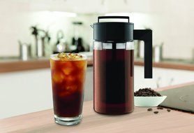 Takeya Cold Brew Iced Coffee Maker, 1-Quart, Black N4
