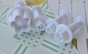 Outop Fondant Cake Cutter Mold Decorating Plunger Sugarcraft Snowflake Cutter Tools Set Pack of 3pcs N5