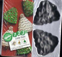 WILTON 123 Little Trees Christmas Cake Pan