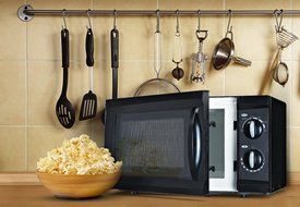 Westinghouse WCM660W 600 Watt Counter Top Microwave Oven, 0.6 Cubic Feet, White N8