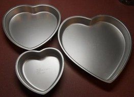 Wilton Mini Tier Heart Cake Pans - Set of 3 (502-3053, 1976) N3
