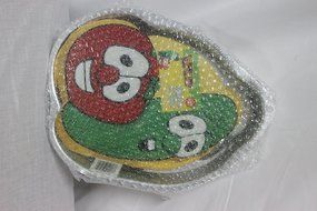 Wilton Cake Pan: VeggieTales - Bob &amp; Larry (2105-9904, 2001) N3