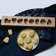 Woody Exquisite Carving Baking Molds Dessert Baking Cutter-C N2