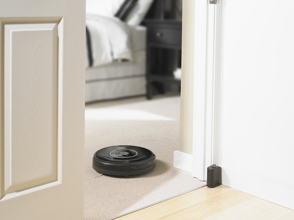 Irobot Roomba 650 Vacuum Cleaning Robot for Pets (Complete Set) w/ Bonus: Premium Microfiber Cleaner Bundle N4