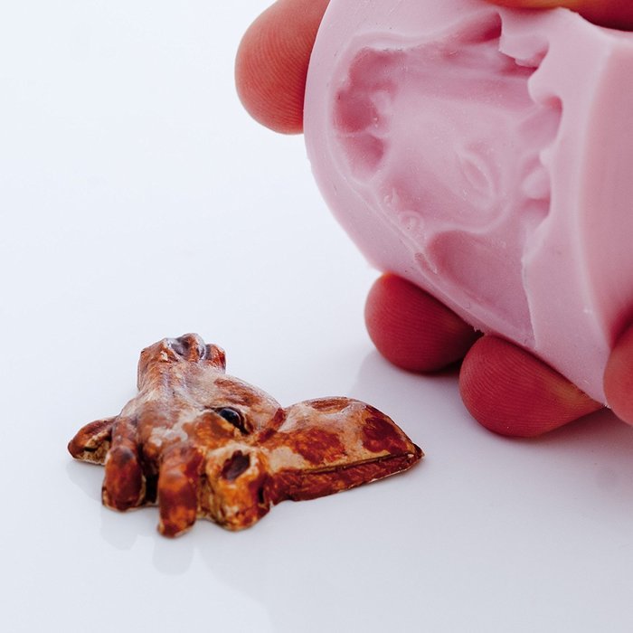 Giraffe Head Silicone Mold Chocolate, Fondant, Candy, Mints, Resin, Clay. Mold creates a small flat backed giraffe... N4