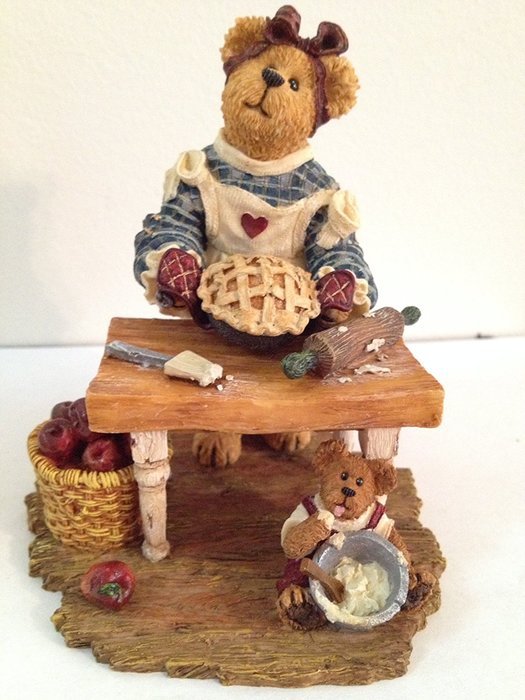 Boyds Bears Momma Bearybake with Lil' Tart #228414