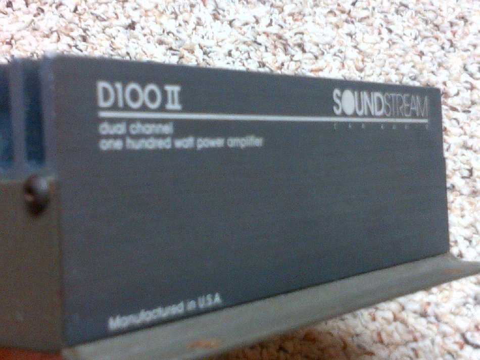 D100II Classic U.S.A.-made stereo 100watt amplifier