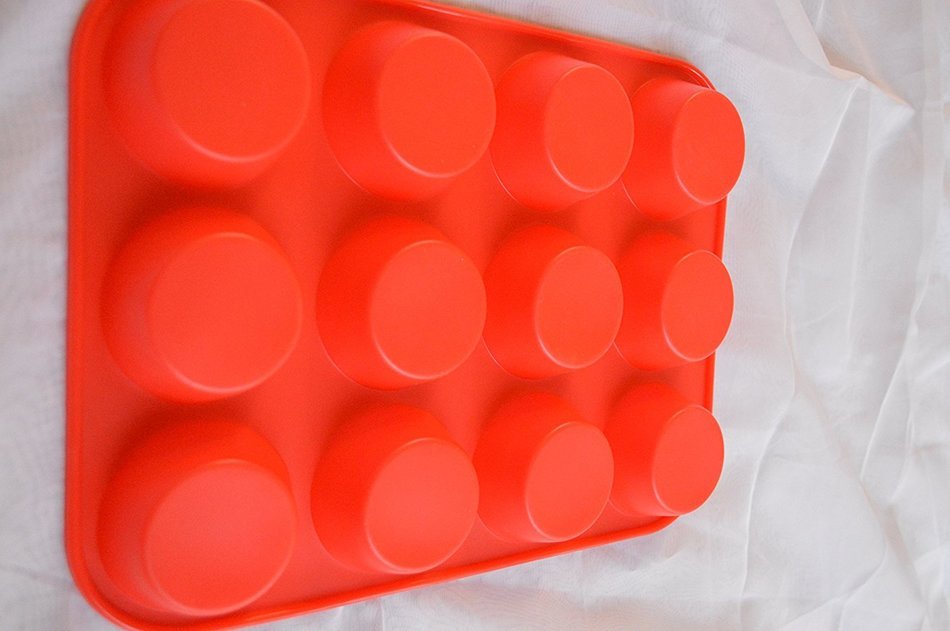 Premium Silicone Mini Muffin Pan,non Stick,non-bpa, Food Grade with Heat Resistant Upto 450&deg;f,microwave, Freezer... N13