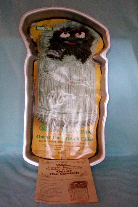 Wilton Sesame Street Oscar the Grouch Cake Pan w/label RETIRED -- 1977