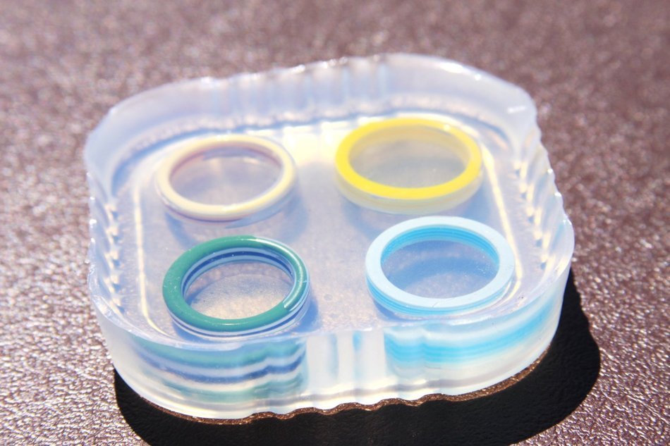SALE! Clear-silicone Ring Molds 4ps,size 6, 7.75, 8, 9.(311) N3