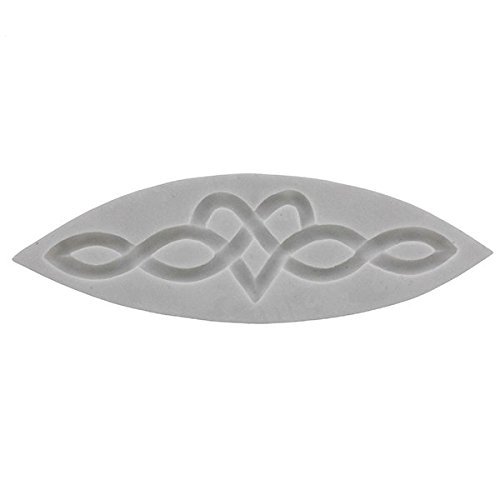 Celtic Heart Knot (Oval) by FPC Sugarcraft