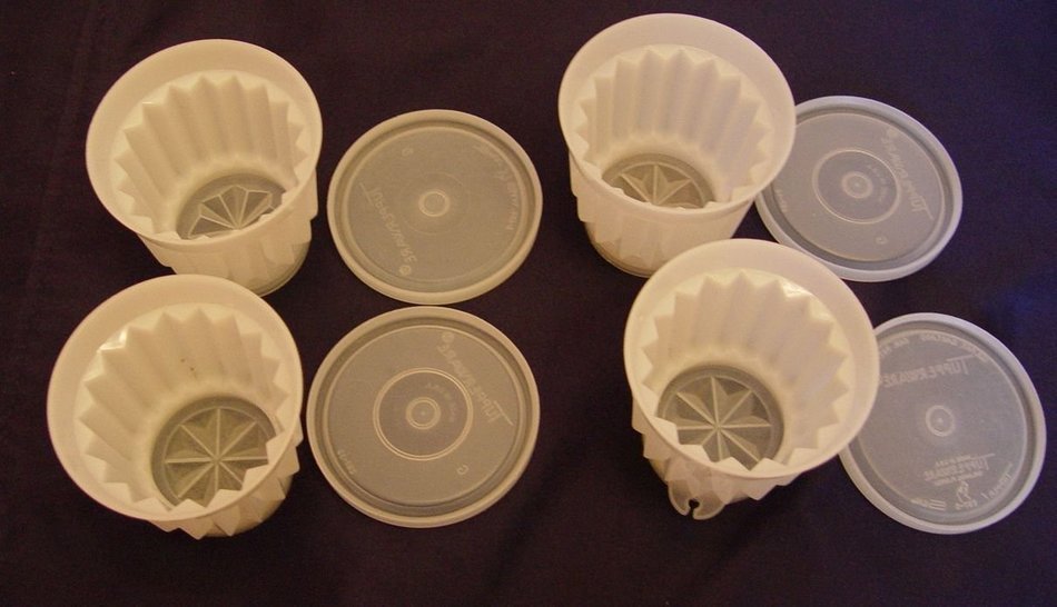 4 Tupperware Individual Jel-ette Mini Mold Parfait Pudding Jello Cups N3