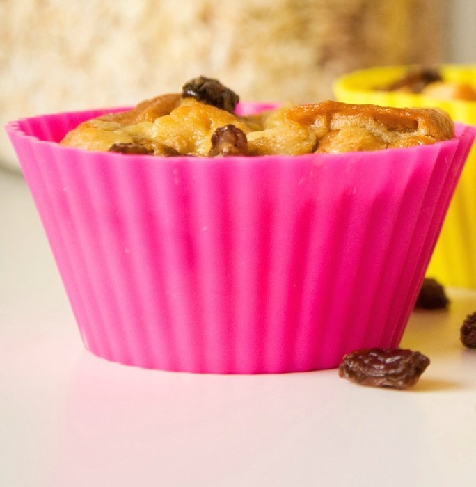 Brighid's Kitchen Green Reusable Silicone Baking Cups / Muffin Cups with eBook Cookbook and Product Guide, Set... N45