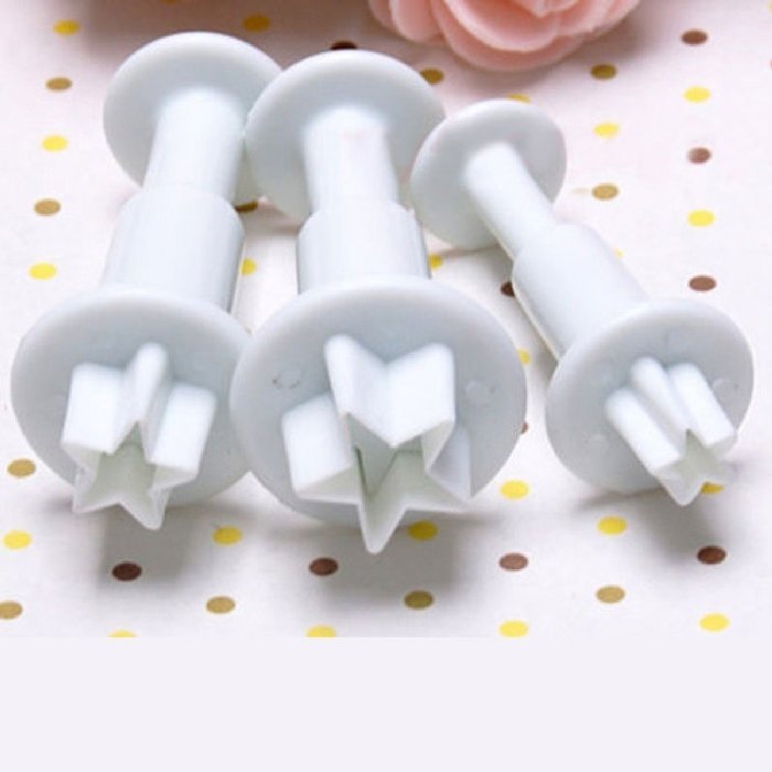Outop Fondant Cake Cutter Mold Decorating Plunger Sugarcraft Snowflake Cutter Tools Set Pack of 3pcs N6