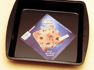 Kaiser Bakeware Classic 9-Inch Square Cake Pan