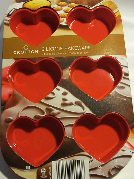 Crofton 2.73" x 1.25" Deep Heart Muffin Pan - Silicone N2