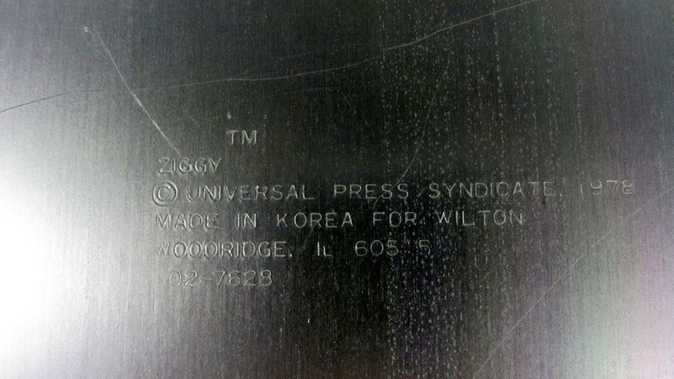 1978 Wilton Ziggy Cake Pan 502-7628 - Silver N2