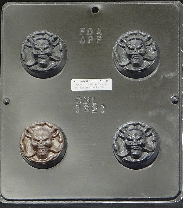 Pirate Skull and Sword Oreo Cookie Sandwich Chocolate Candy Mold 1621