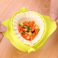 Yosa 2pcs Kitchen Supplies Creative Manual Pack Dumpling Machine Food-grade Plastic (green) N2