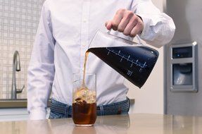 Airtight Cold Brew Iced Coffee Maker and Tea Infuser with Spout - 1.0L Ovalware RJ3 Brewing Glass Carafe with... N6