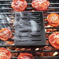 Sur La Table Pro Ceramic Smoker Box with Smoking Pouches CC7237